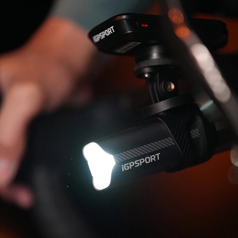 iGPSPORT Eclairage Avant VS800S